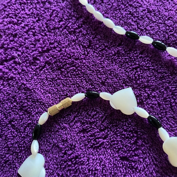 Heart Beaded Necklace Set. - Picture 4 of 5